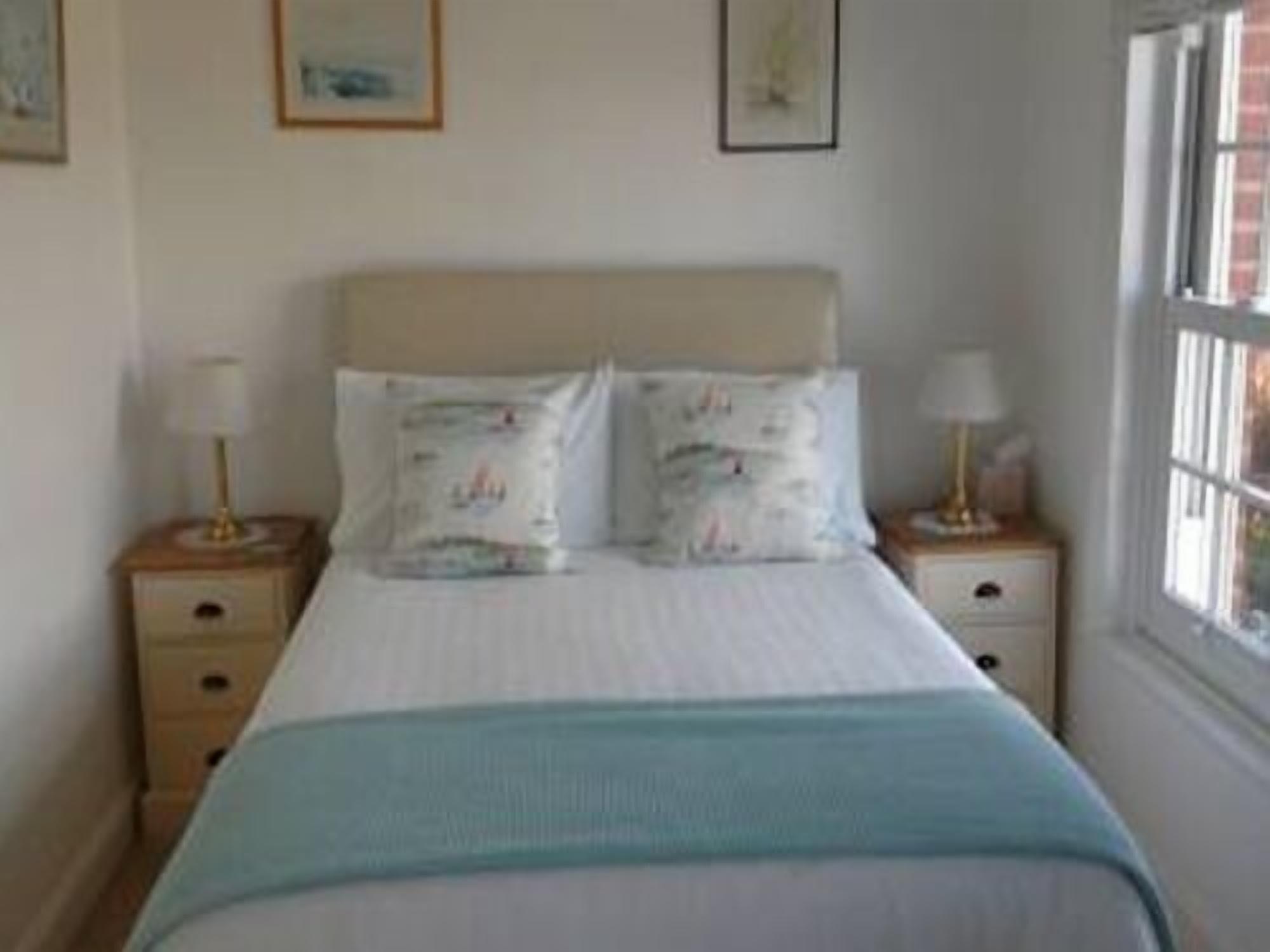 Endeavour House Bed and Breakfast Cowes  Exteriör bild